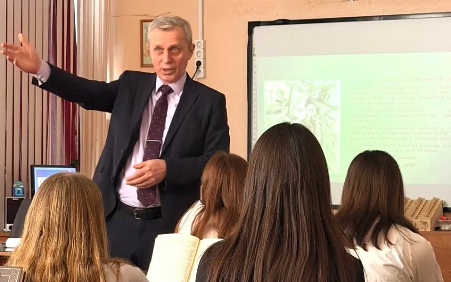 Уроки литературы с вузовским преподавателем